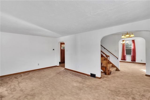 114 S 8th St, Youngwood, PA 15697