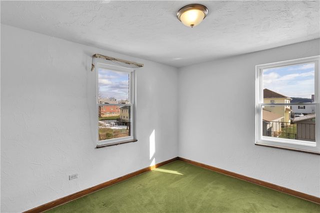 114 S 8th St, Youngwood, PA 15697