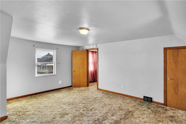 114 S 8th St, Youngwood, PA 15697