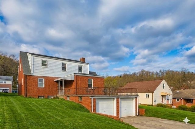 114 S 8th St, Youngwood, PA 15697