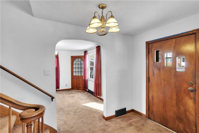 114 S 8th St, Youngwood, PA 15697