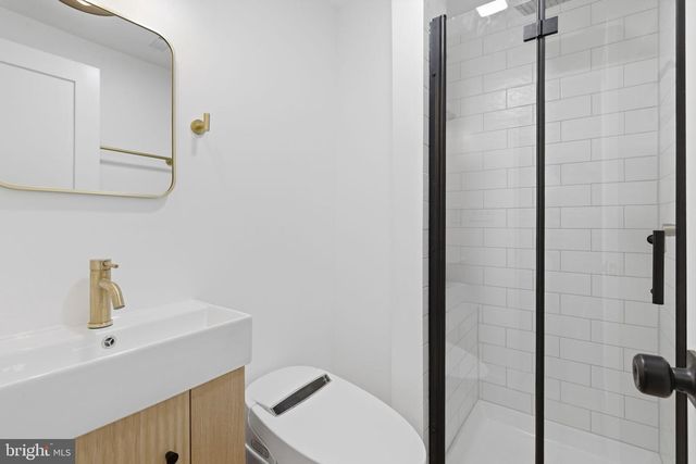 3033 BARCLAY ST, Baltimore, MD 21218