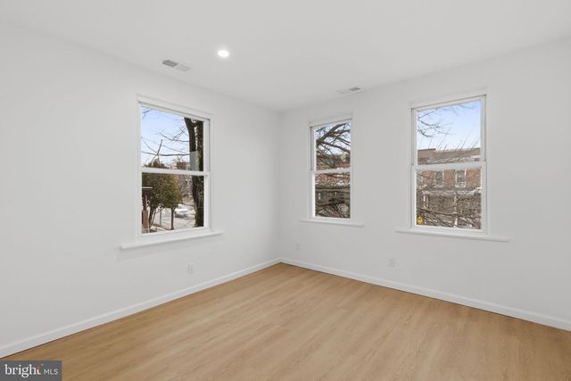 3033 BARCLAY ST, Baltimore, MD 21218