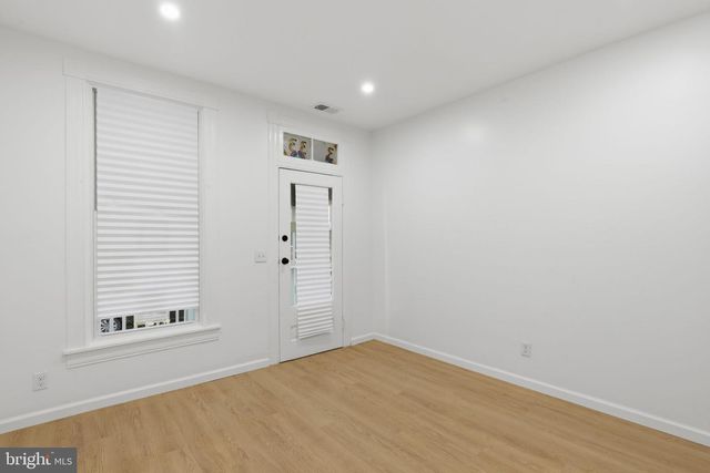 3033 BARCLAY ST, Baltimore, MD 21218