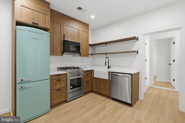 3033 BARCLAY ST, Baltimore, MD 21218