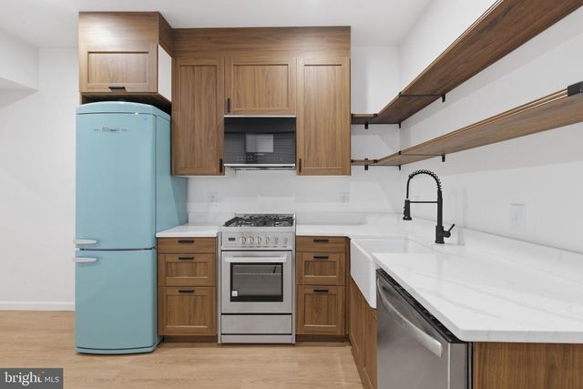 3033 BARCLAY ST, Baltimore, MD 21218