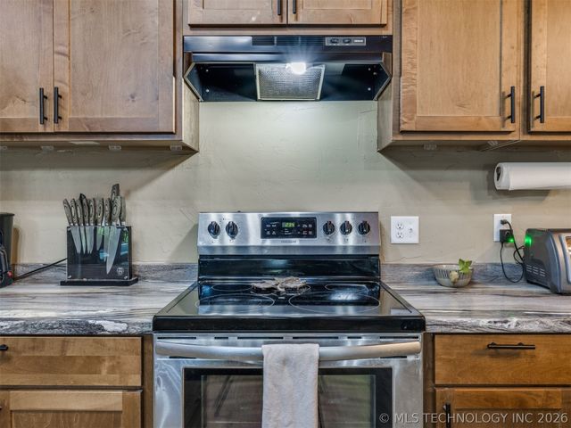 178 N BK 1900 Road, Eufaula, OK 74432