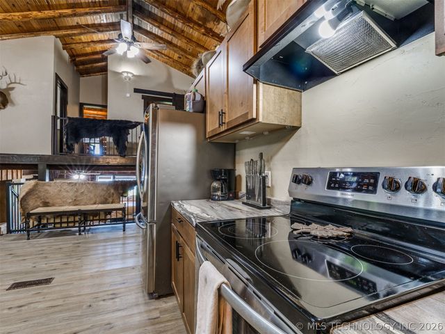 178 N BK 1900 Road, Eufaula, OK 74432