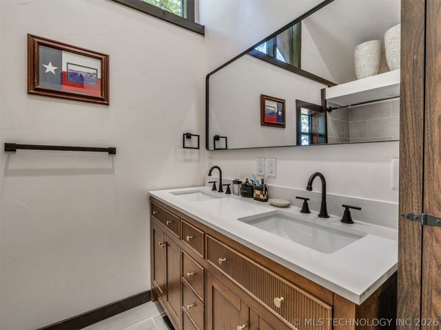 178 N BK 1900 Road, Eufaula, OK 74432