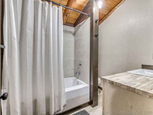 178 N BK 1900 Road, Eufaula, OK 74432