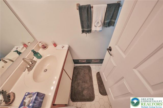 1250 Forest, Whitehall Twp, PA 18052