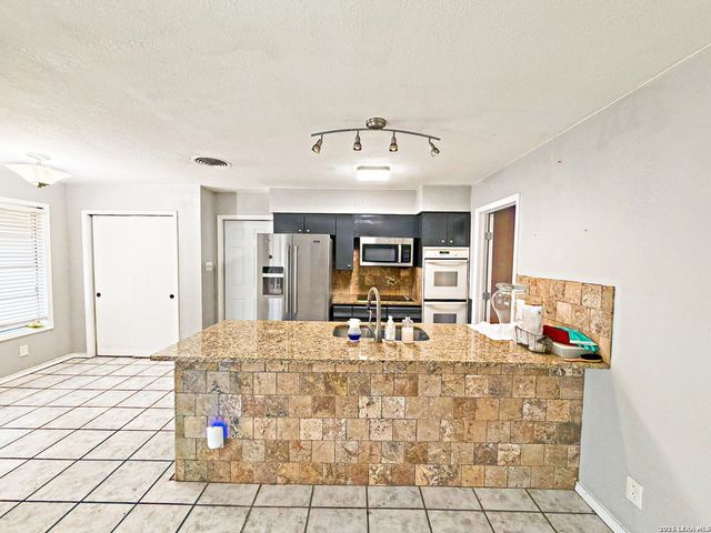 4230 Havenview, San Antonio, TX 78228