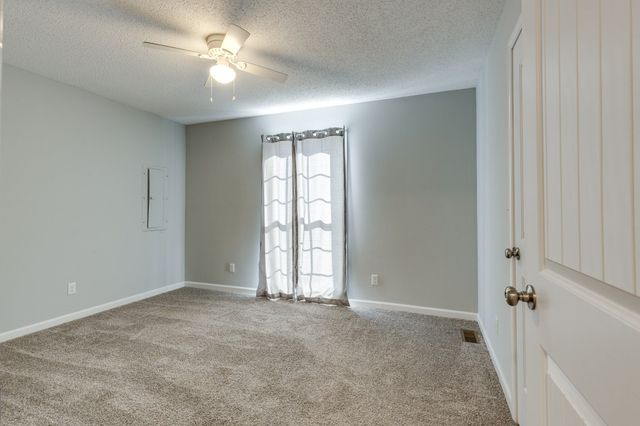 113 Hollywood Hills Dr, Columbia, TN 38401