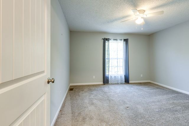 113 Hollywood Hills Dr, Columbia, TN 38401