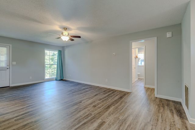 113 Hollywood Hills Dr, Columbia, TN 38401