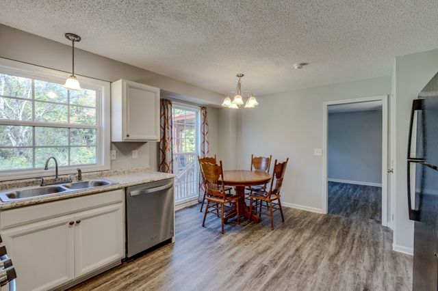 113 Hollywood Hills Dr, Columbia, TN 38401