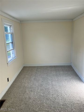 1517 W Garfield Road, Columbiana, OH 44408
