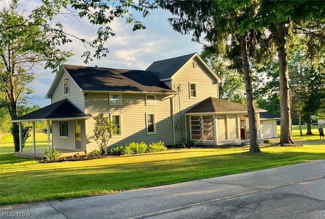 1517 W Garfield Road, Columbiana, OH 44408
