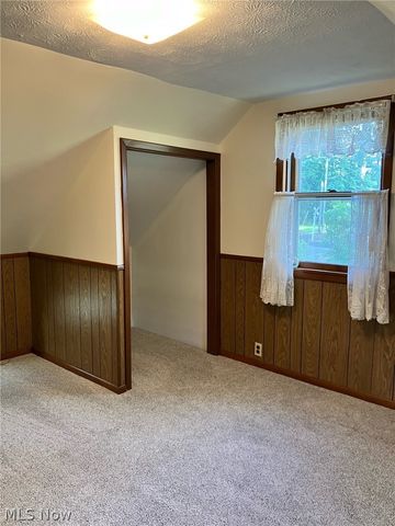 1517 W Garfield Road, Columbiana, OH 44408