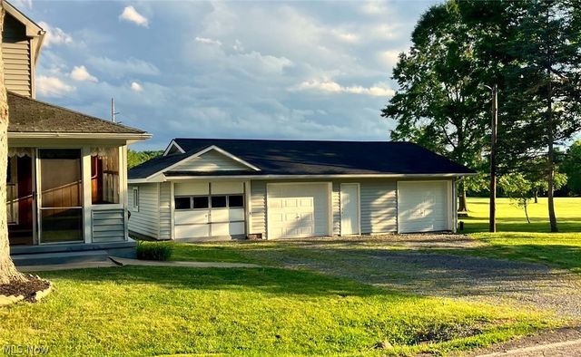 1517 W Garfield Road, Columbiana, OH 44408
