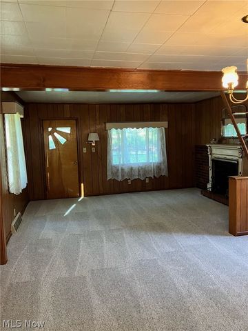 1517 W Garfield Road, Columbiana, OH 44408