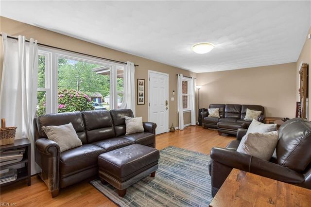 133 Mann DR, Chesapeake, VA 23322