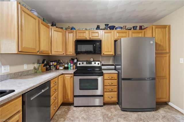 133 Mann DR, Chesapeake, VA 23322