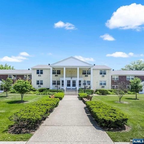 95 Regency Park 95, Ramsey, NJ 07446