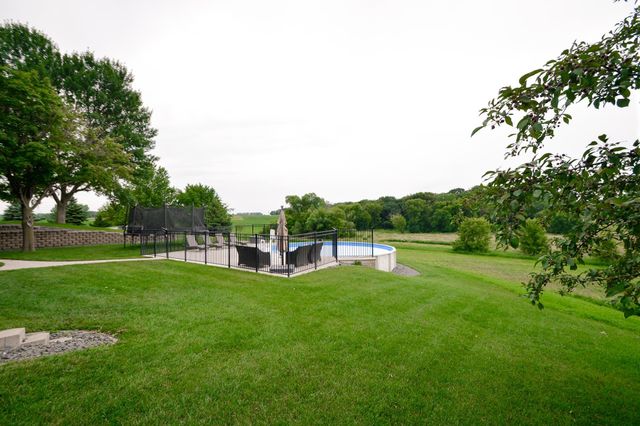 5721 94th Avenue N, Loretto, MN 55357