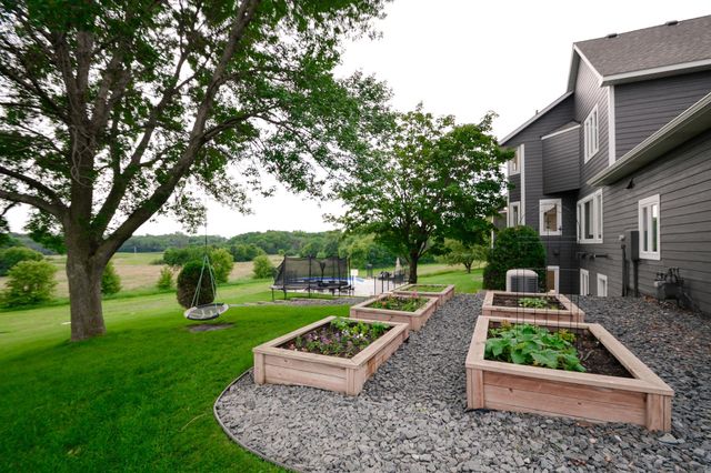 5721 94th Avenue N, Loretto, MN 55357