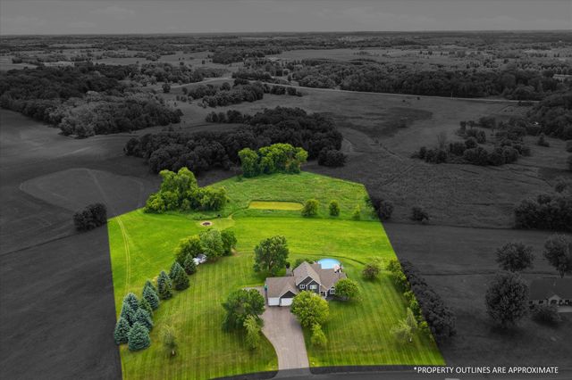 5721 94th Avenue N, Loretto, MN 55357