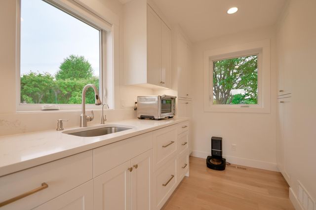 5721 94th Avenue N, Loretto, MN 55357