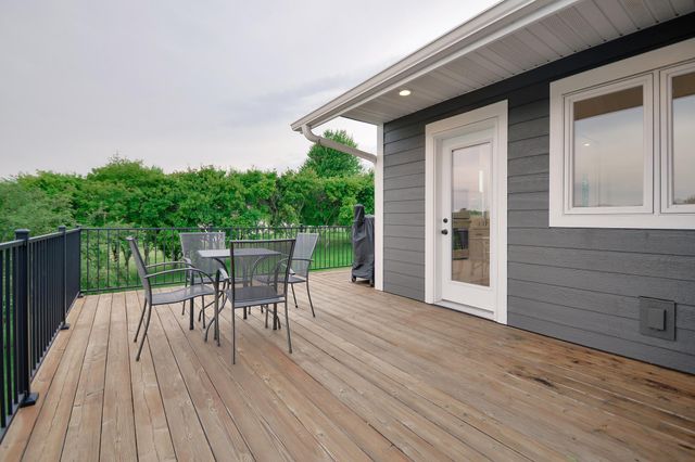 5721 94th Avenue N, Loretto, MN 55357