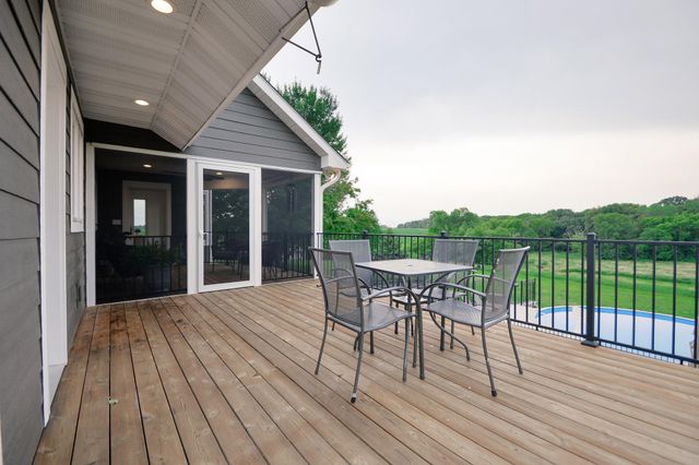 5721 94th Avenue N, Loretto, MN 55357