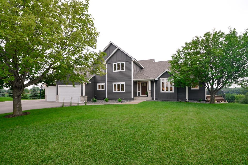 5721 94th Avenue N, Loretto, MN 55357