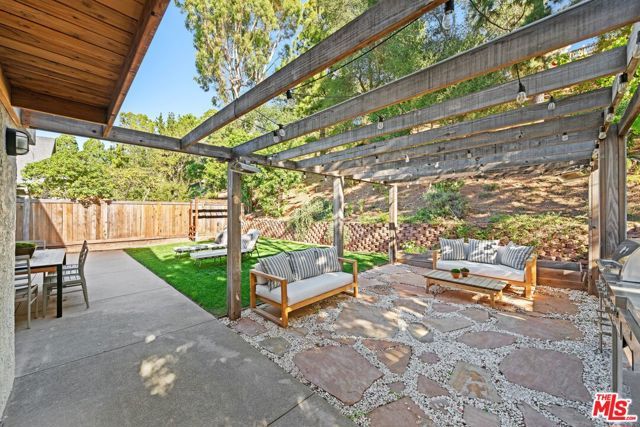 1424 Avenida De Cortez, Pacific Palisades (los Angeles), CA 90272