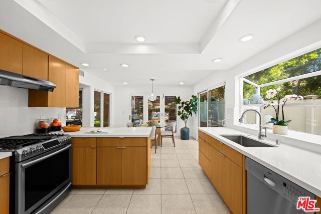 1424 Avenida De Cortez, Pacific Palisades (los Angeles), CA 90272