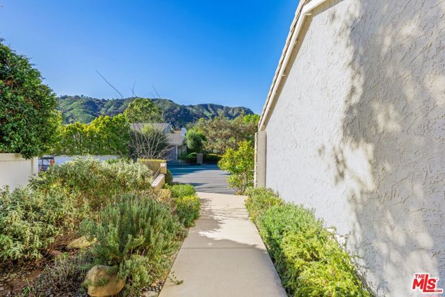 1424 Avenida De Cortez, Pacific Palisades (los Angeles), CA 90272