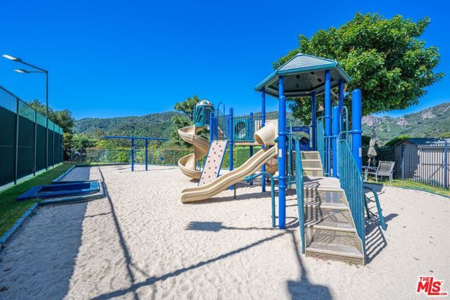 1424 Avenida De Cortez, Pacific Palisades (los Angeles), CA 90272