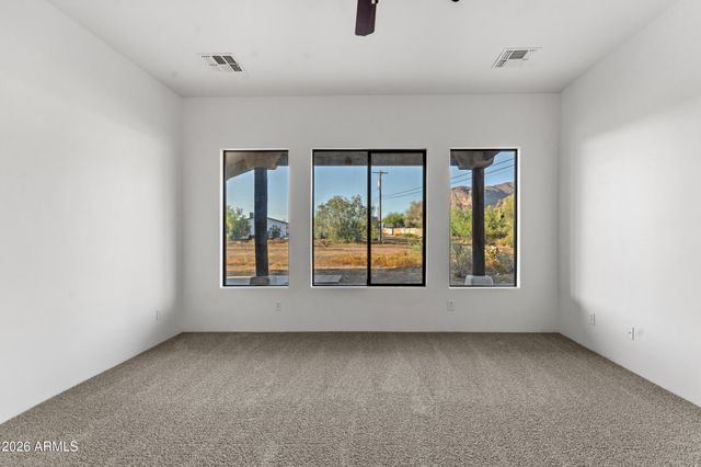 5580 E 10TH Avenue, Apache Junction, AZ 85119