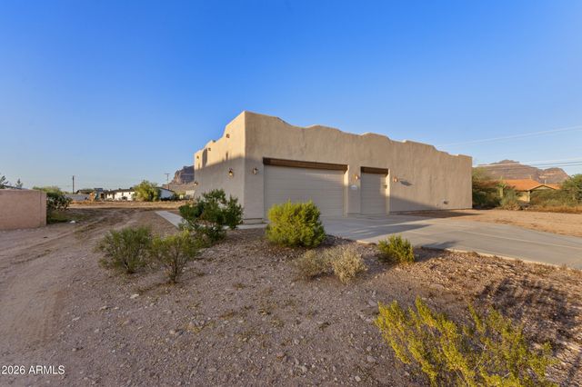 5580 E 10TH Avenue, Apache Junction, AZ 85119