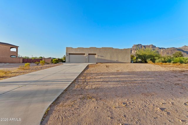 5580 E 10TH Avenue, Apache Junction, AZ 85119
