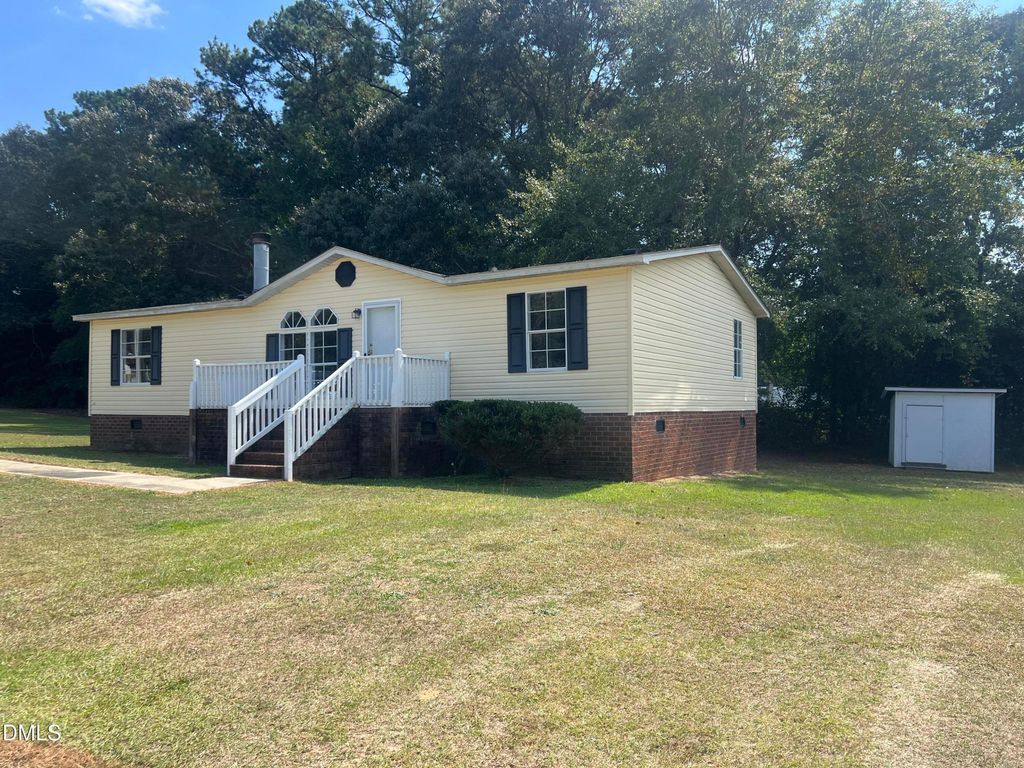 121 Ash Street, Coats, NC 27521