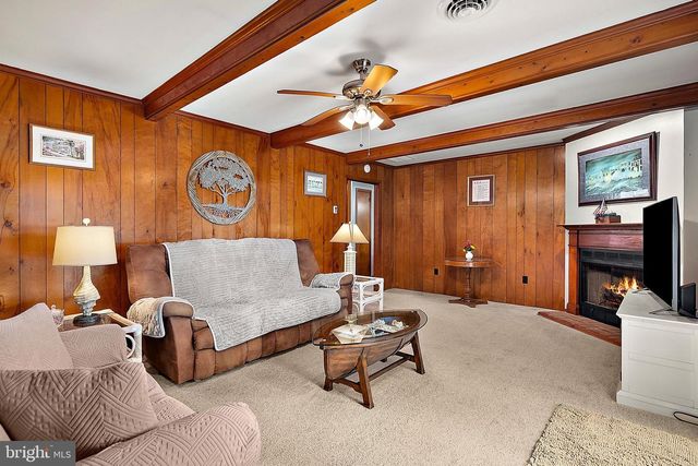 100 BARBARA AVE, Hebron, MD 21830