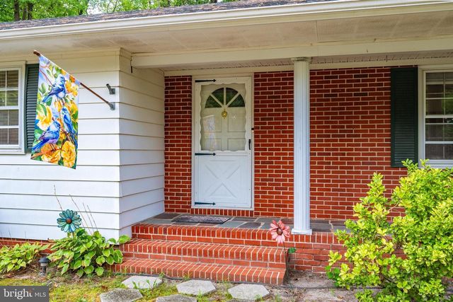 100 BARBARA AVE, Hebron, MD 21830