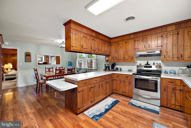 100 BARBARA AVE, Hebron, MD 21830