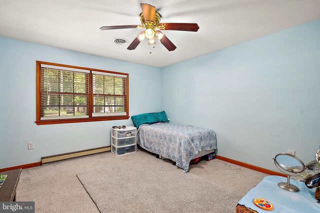 100 BARBARA AVE, Hebron, MD 21830