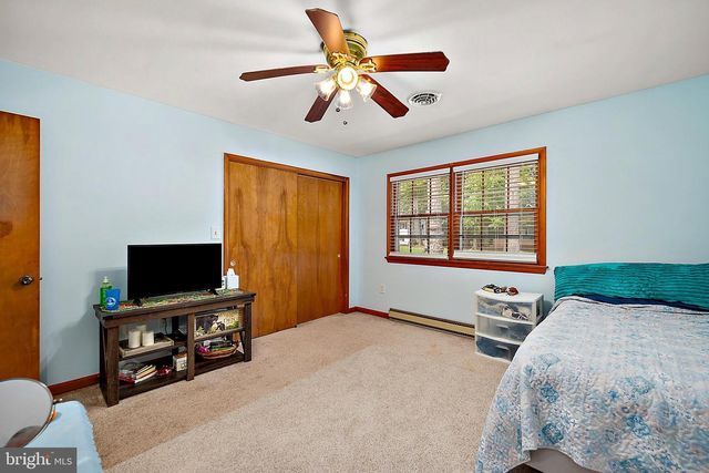 100 BARBARA AVE, Hebron, MD 21830
