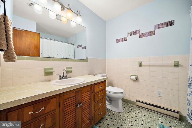 100 BARBARA AVE, Hebron, MD 21830