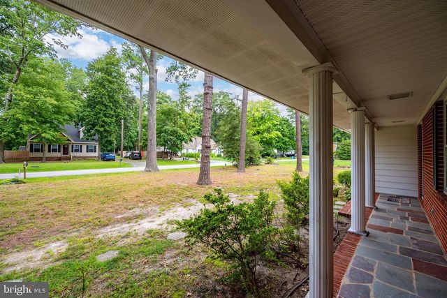 100 BARBARA AVE, Hebron, MD 21830
